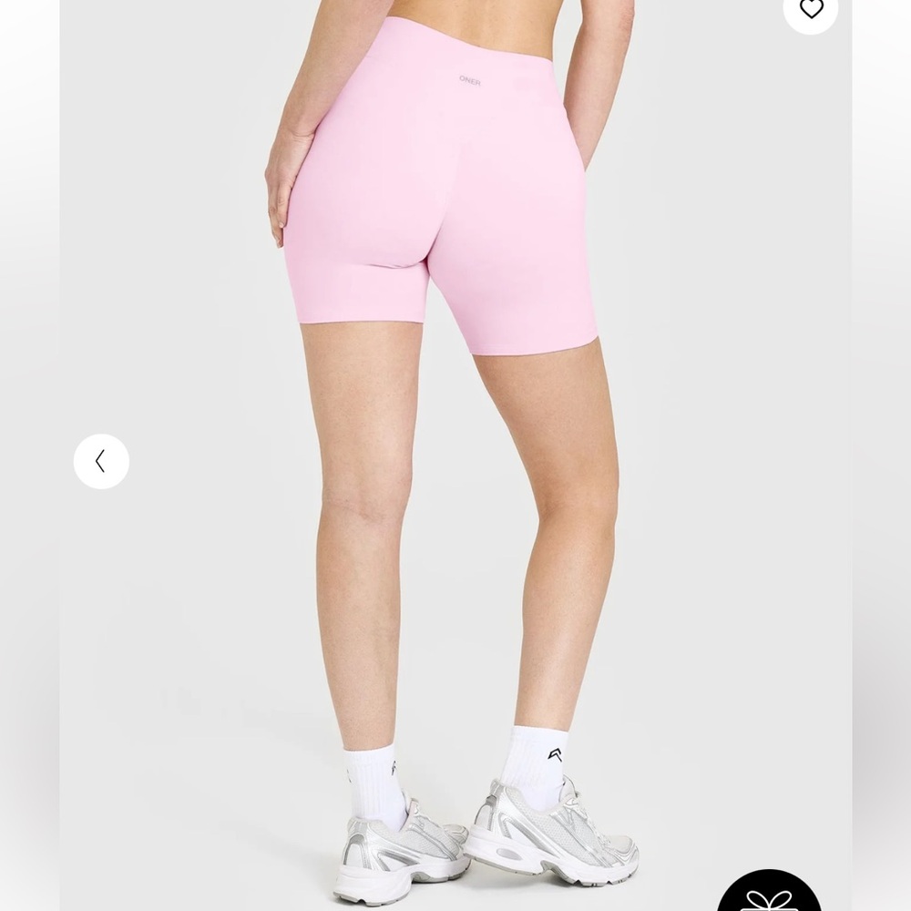Oner Active Soft Motion Shorts Size M *LIGHT STAINS*